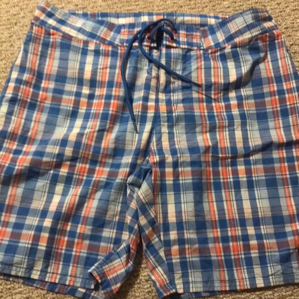 EUC Vineyard Vines Swim Trunks